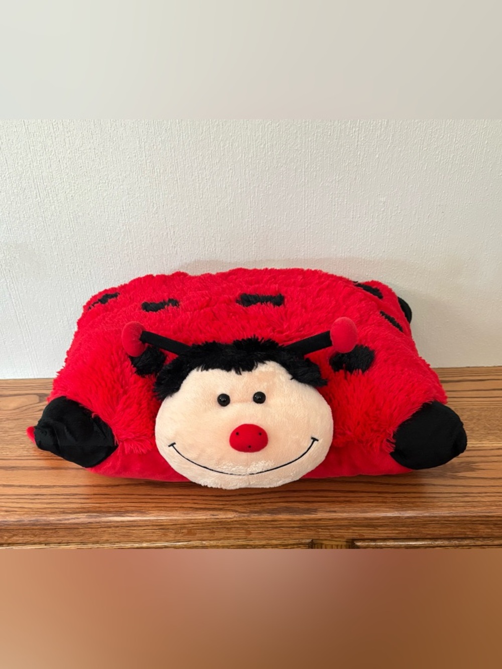 PILLOW PET Lady Bug 18 inch Comfy Pillow Plush 2010 Red Black Excellent - Picture 3 of 8